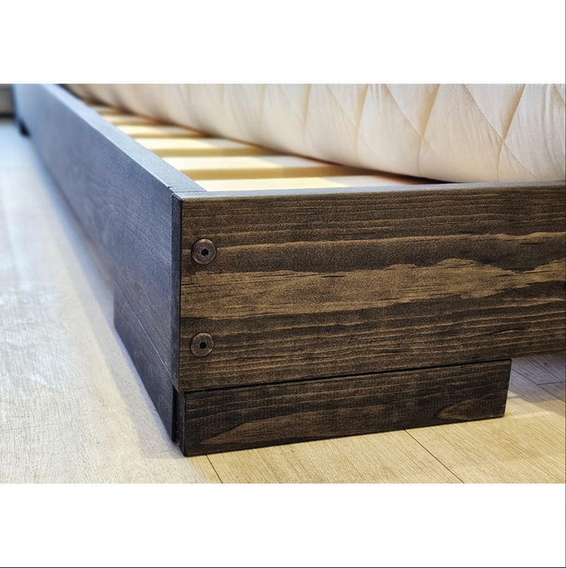 Nagano Tatami platform bed frame - closeup corner view 2